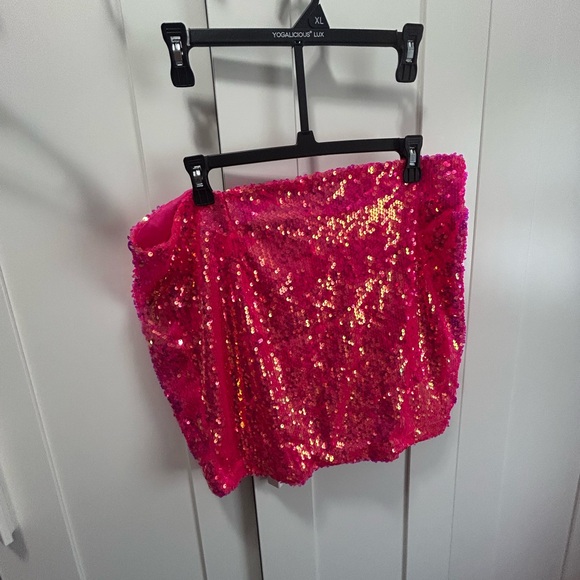 NWT Fashion Nova Eyes On Me Sequin Skirt Set – Pink – Size 1X - Picture 4 of 7